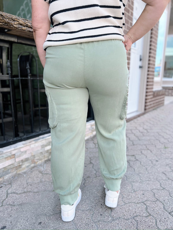 Curvy Lightweight Cargo Drawstring Joggers