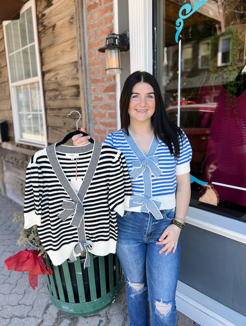 Short Sleeve Striped Sweater With Bows On Front