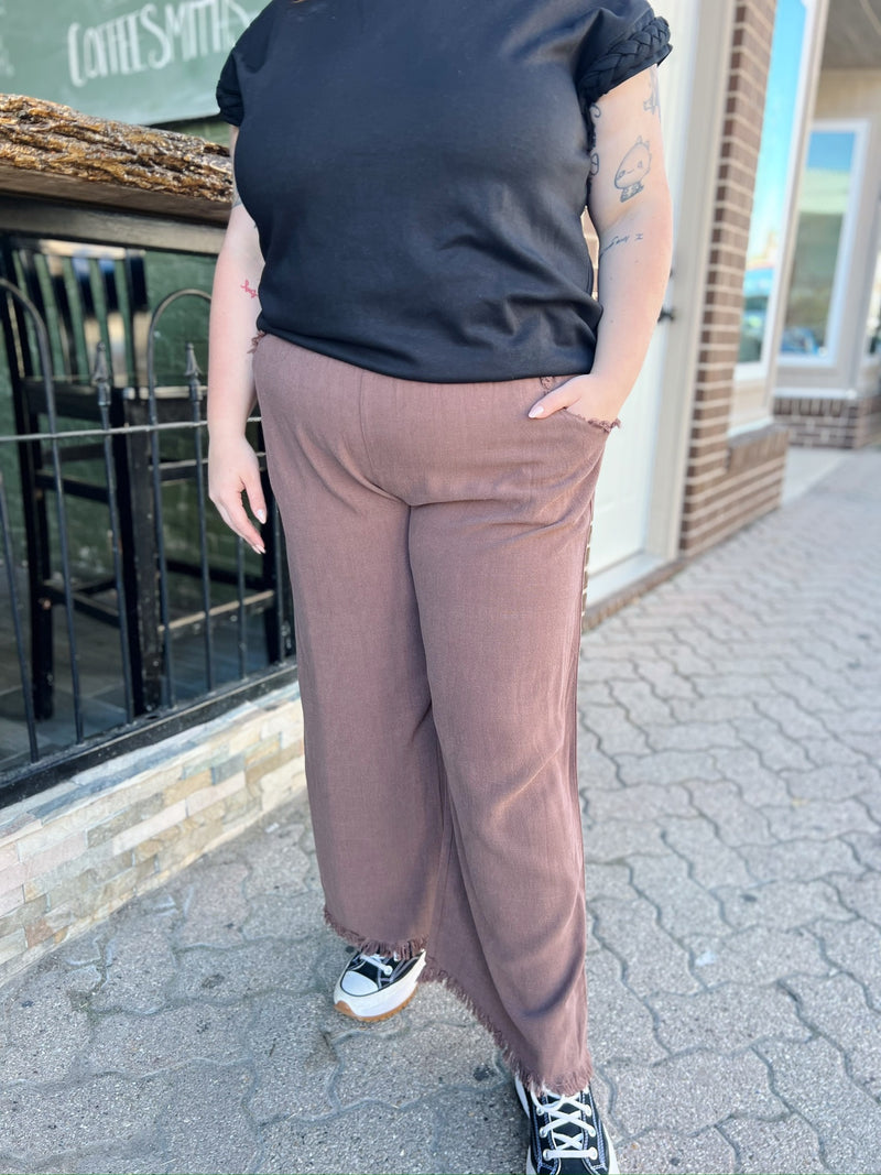 Curvy Linen Raw Hem Pants