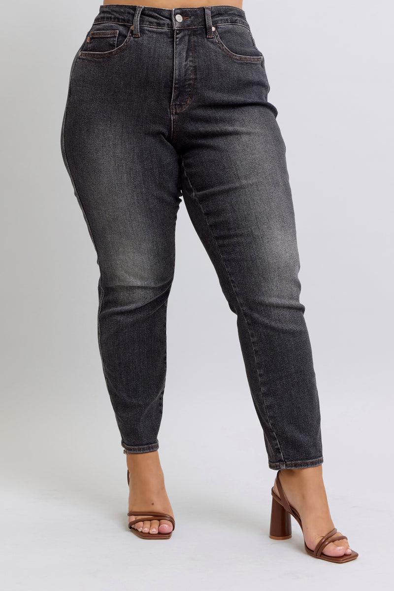 Curvy Arden's Black Mid-Rise Slim Jeans